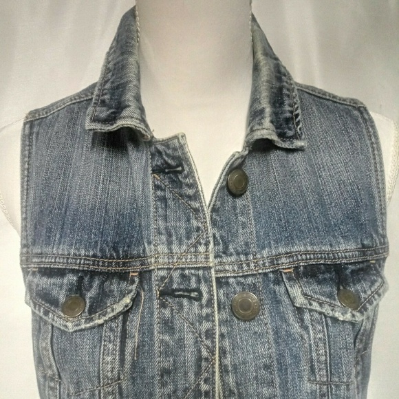 American Eagle Outfitters Blue Stone Wash  Sleeveless Button Down Jean Vest - Picture 2 of 7
